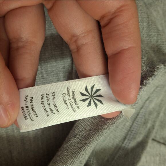 Athleta Gray Long Sleeve Top with Thumb Holes - Large - Picture 4 of 7